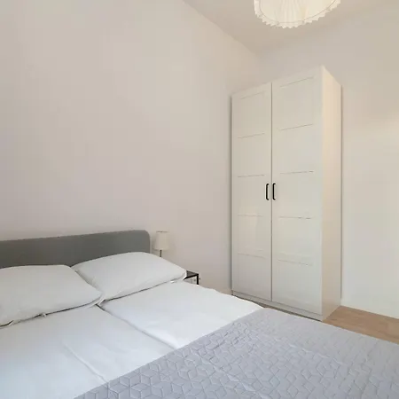 Cozy Legionow Near Centre By Renters *