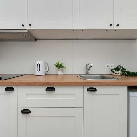 Apartment Cozy Legionow Near Centre By Renters